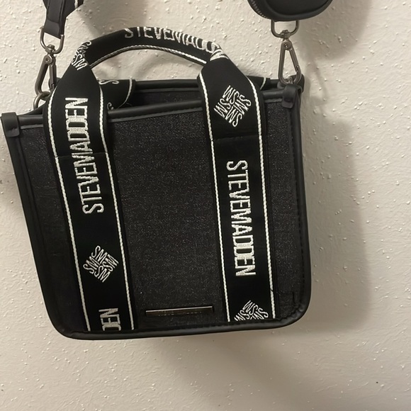 Steve Madden Bwebber tote - Picture 2 of 5